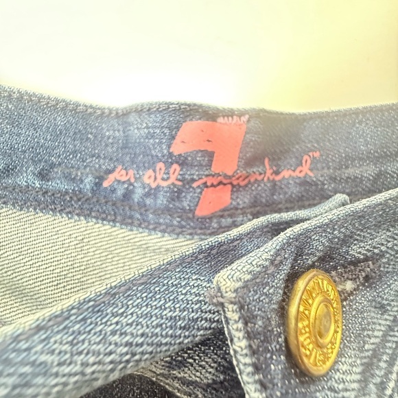 7 For All Mankind Light Blue Jean Shorts - Picture 4 of 9